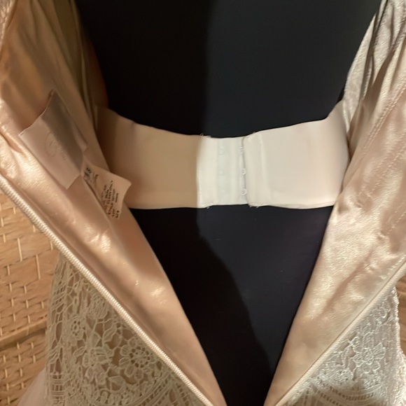 New WToo Wedding Gown Sz. 8 - Picture 5 of 9